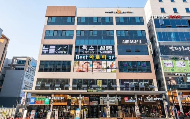 Hwaseong Hotel and You