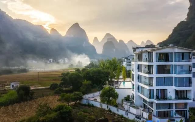 Man Yun Oriental Hidden Luxury · Hidden Luxury Vacation Hotel (Yulong River Branch)