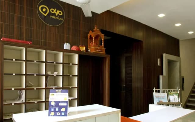 OYO 2244 Hotel Premiere Villa