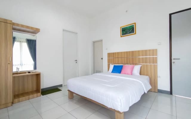 RedDoorz at Batutulis Bogor Villa Papatong by M