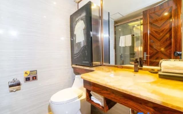 Yulin Fucheng Ligong Hotel