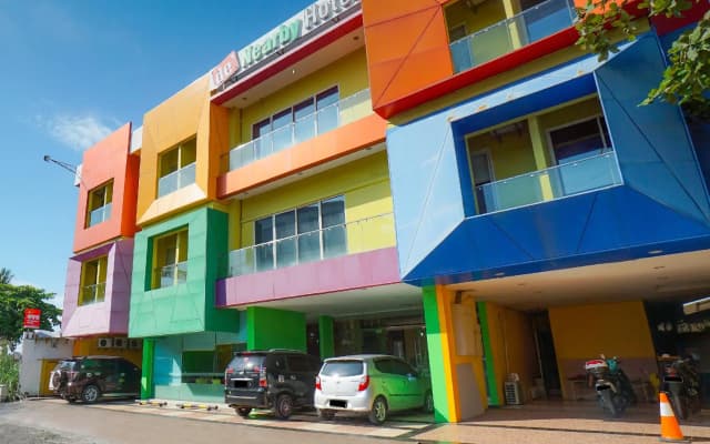 De Nearby Hotel