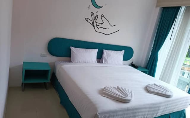 Moon Budget Hotel