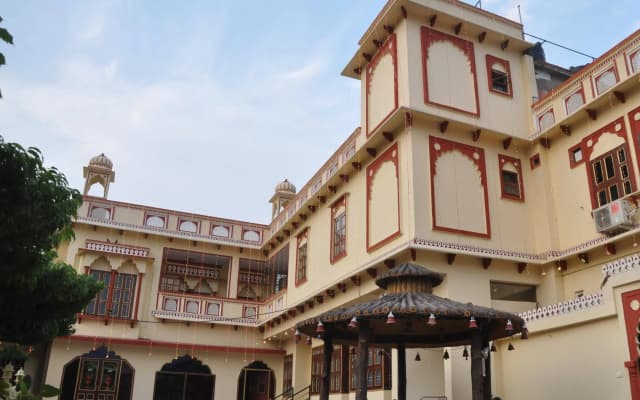 Mahal Rajwada Resort