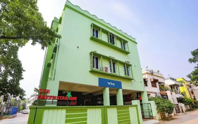 Fabhotel Greenstar Inn