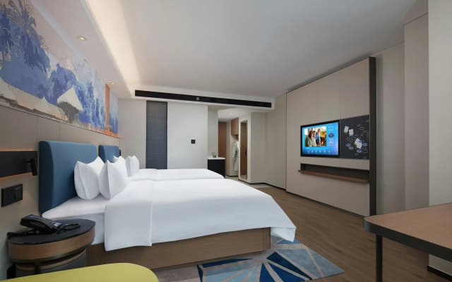 Hampton by Hilton Qionghai Railway Station
