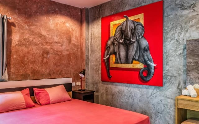 Tropical Living in Modern Villa Lancelot