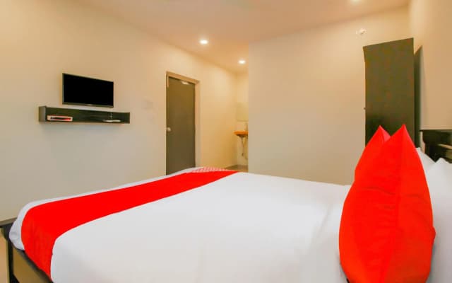 Pnd Complex by OYO Rooms