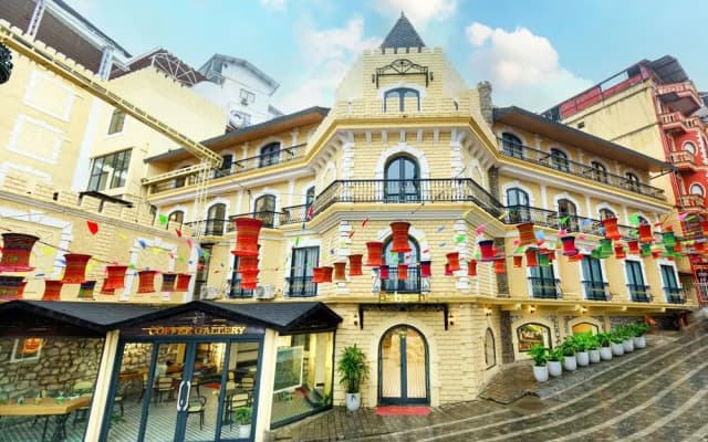 Babeeni Family Hotel