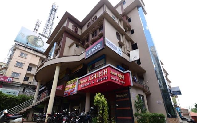Hotel Ashlesh