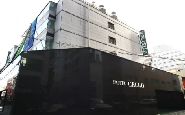 Cello Motel