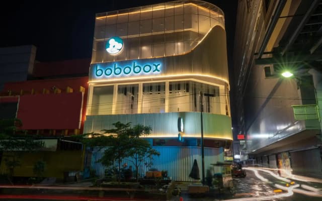 Bobobox Pods Alun Alun