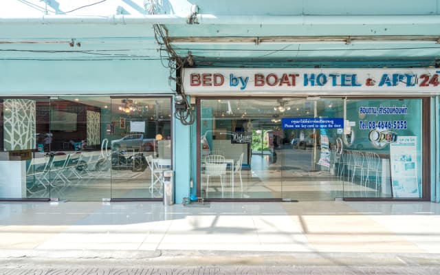 Bed by Boat Hotel & Apartment
