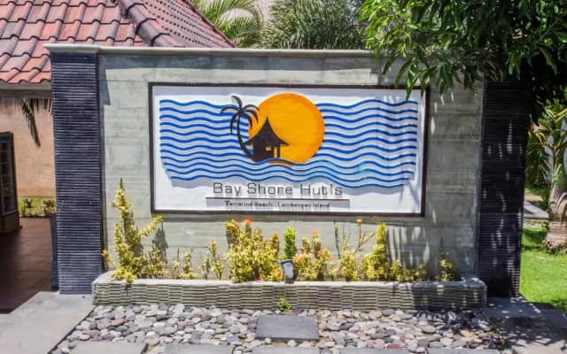 Lembongan Bay Shore Huts