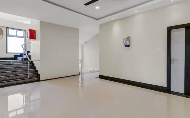 Capital O 9671 Hotel Rudraksh Inn