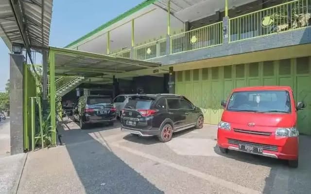 RedDoorz Syariah near Museum Wisma Karya Subang