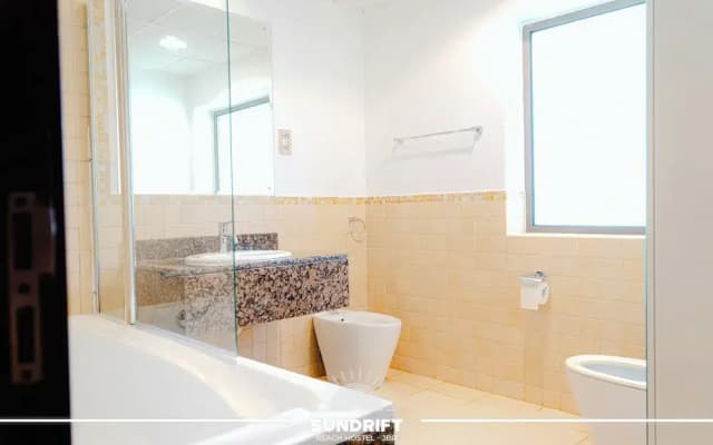 Sundrift Dubai Hostel