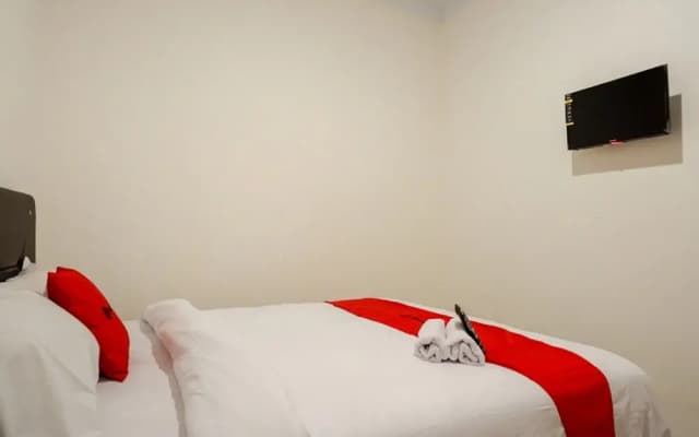 Rumah Indah Eksekutif Home Stay by RedDoorz