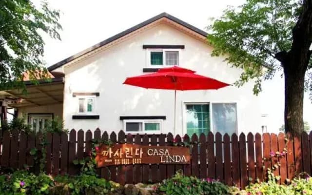 Casa Linda Guesthouse
