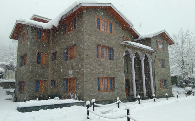 Hotel Abshar