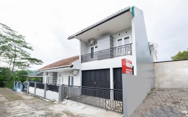 Nareswari Guest House
