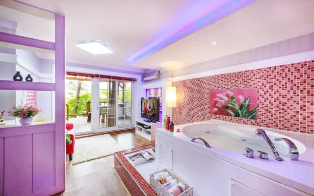 Loverstar In Forest Pension
