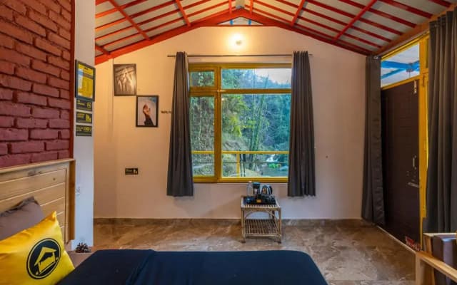 The Hosteller Mussoorie By The Streamside, Kempty