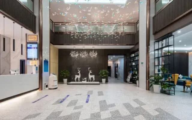 Shuyi Lanou Hotel (Mangshi Airport)