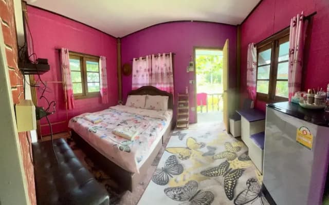 Lee Red House