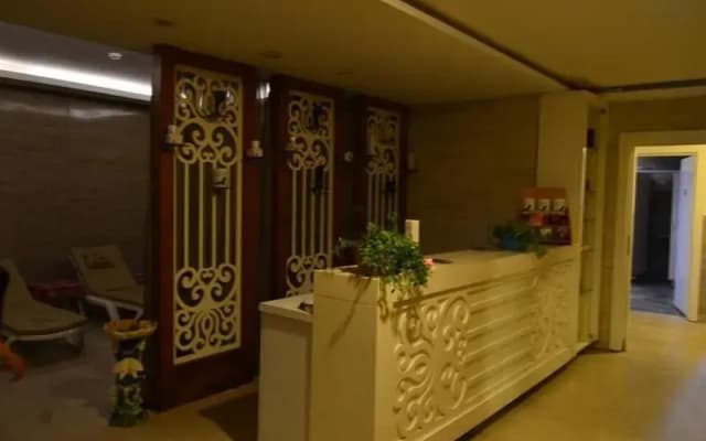 Orcas Imperial Palace