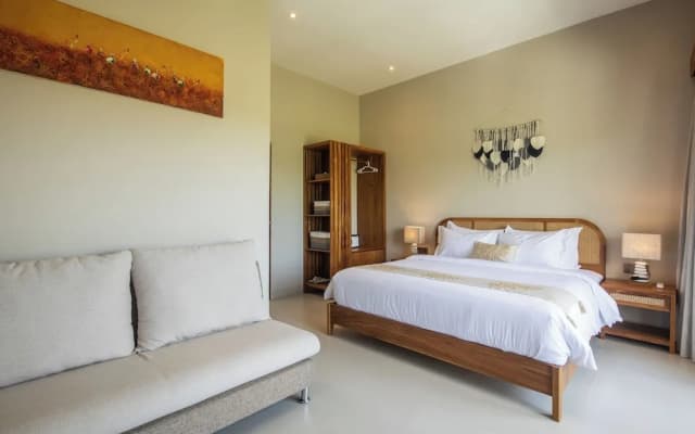 4 Bd Seminyak Retreat + Rice Fields 4mins to Beach
