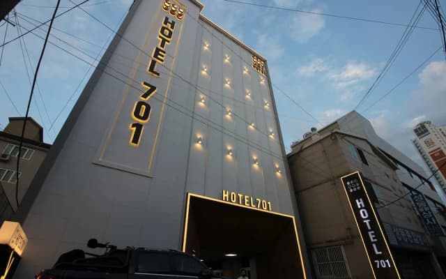 Hotel 701