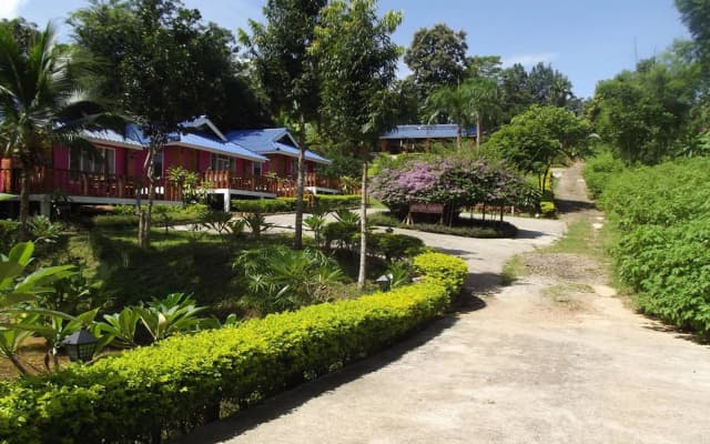 Phuchomjan Resort