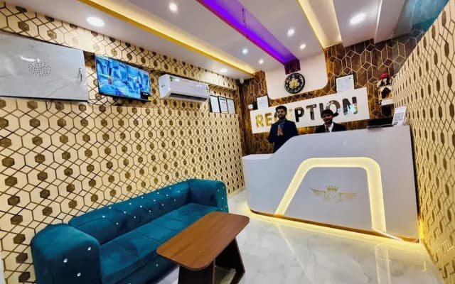 Hotel Golden Crystal