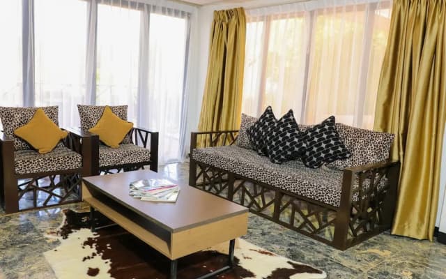 Safari Hotel And Villas