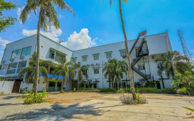 OYO 2073 Grand Inn Hotel Lombok
