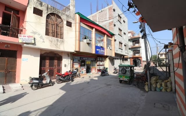 OYO 26730 Grandstay
