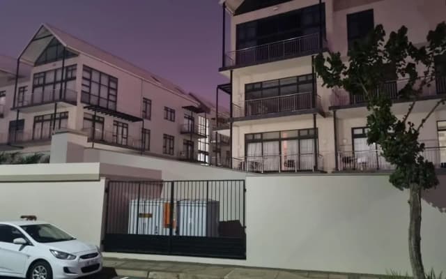 Accommodation Front - Homely 6 Sleeper with Canal Views near the Beach