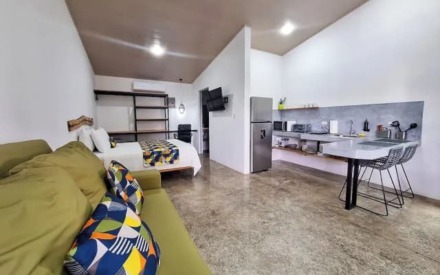 Nomad Living CR