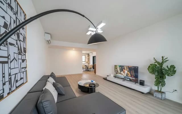 Tyms Spacious 3BR 2BA APT  Laishi Di