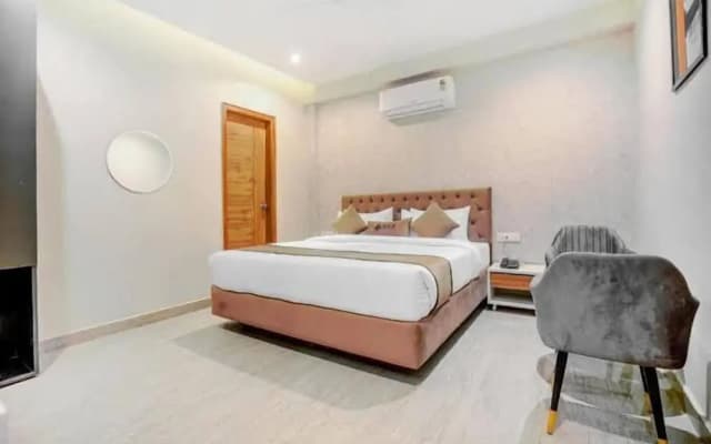 Pax Hotel AK Continental