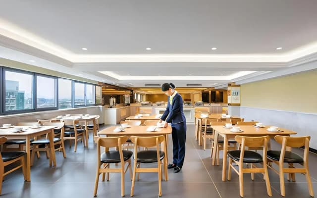 Vienna International Hotel (Yuyao Fengshan Road)