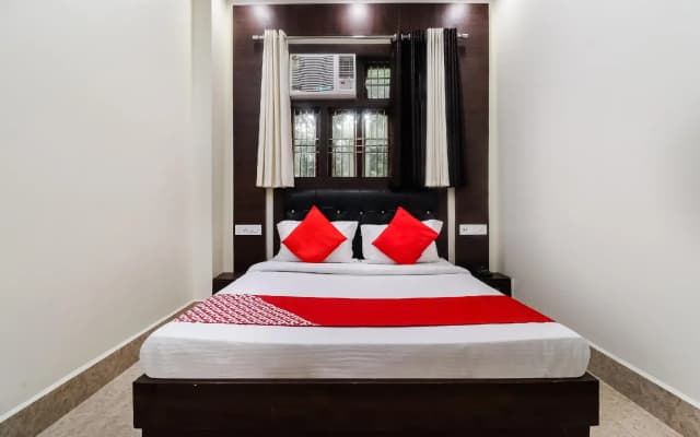 OYO 68040 Hotel Aastha