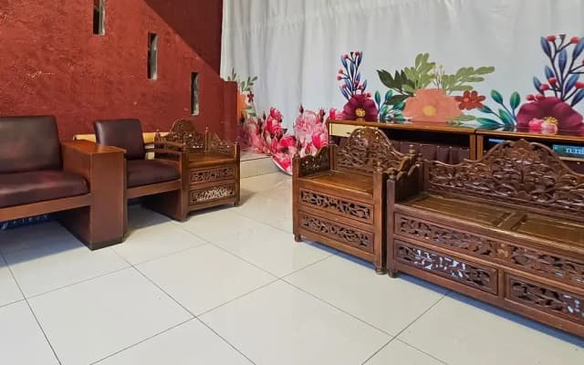Urbanview Orchid Guest House