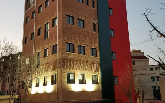 Midtown Hostel