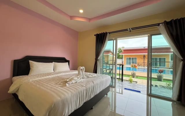 Patcharee Resort