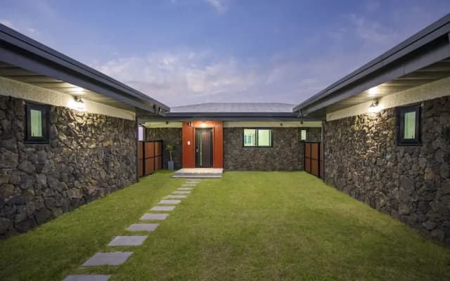 Gimnyeong stonewall Private Pool Villa