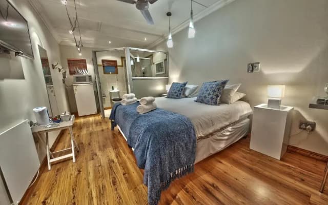 Crisp Guest Rooms