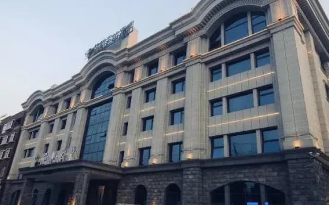 JINSHUNTIANHUA Hotel (Qujing Wanda Plaza)