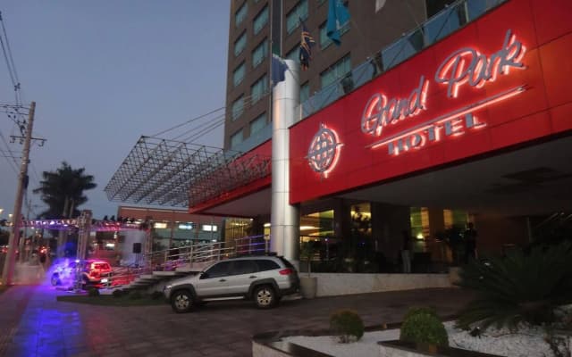 Grand Park Hotel